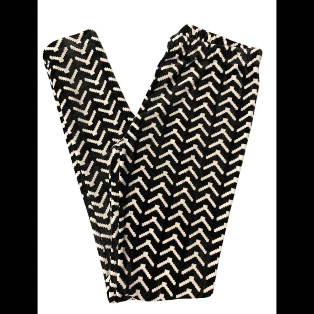 Black and white velour chevron leggings